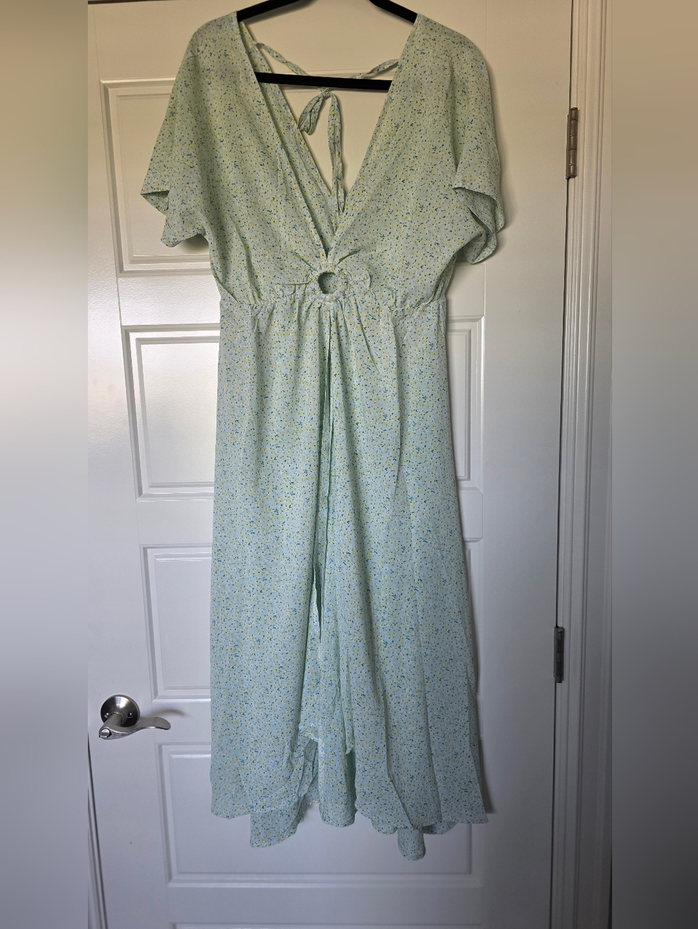 NWT Heyson Light Green Floral V-Neck Midi Looks Like A Dress But Not, Size Lg
